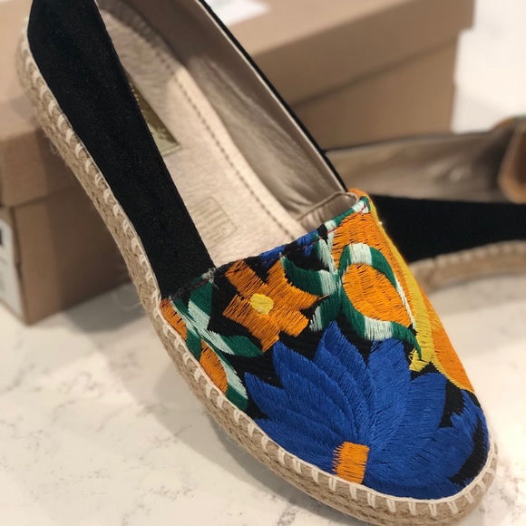 Women’s Handmade Espadrilles - Picture 4 of 7